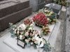vu tombe fleurie