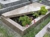 tombe originale cimetière de Thais