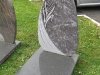 monument cinéraire feuillage
