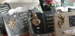Modèles de plaques funéraires pour rendre hommage